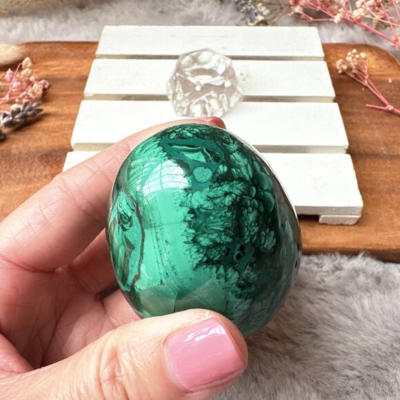 Beautiful Malachite Egg - Picture 7 of 7